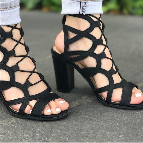 Shoes - 🖤Ao-filo block heels🖤